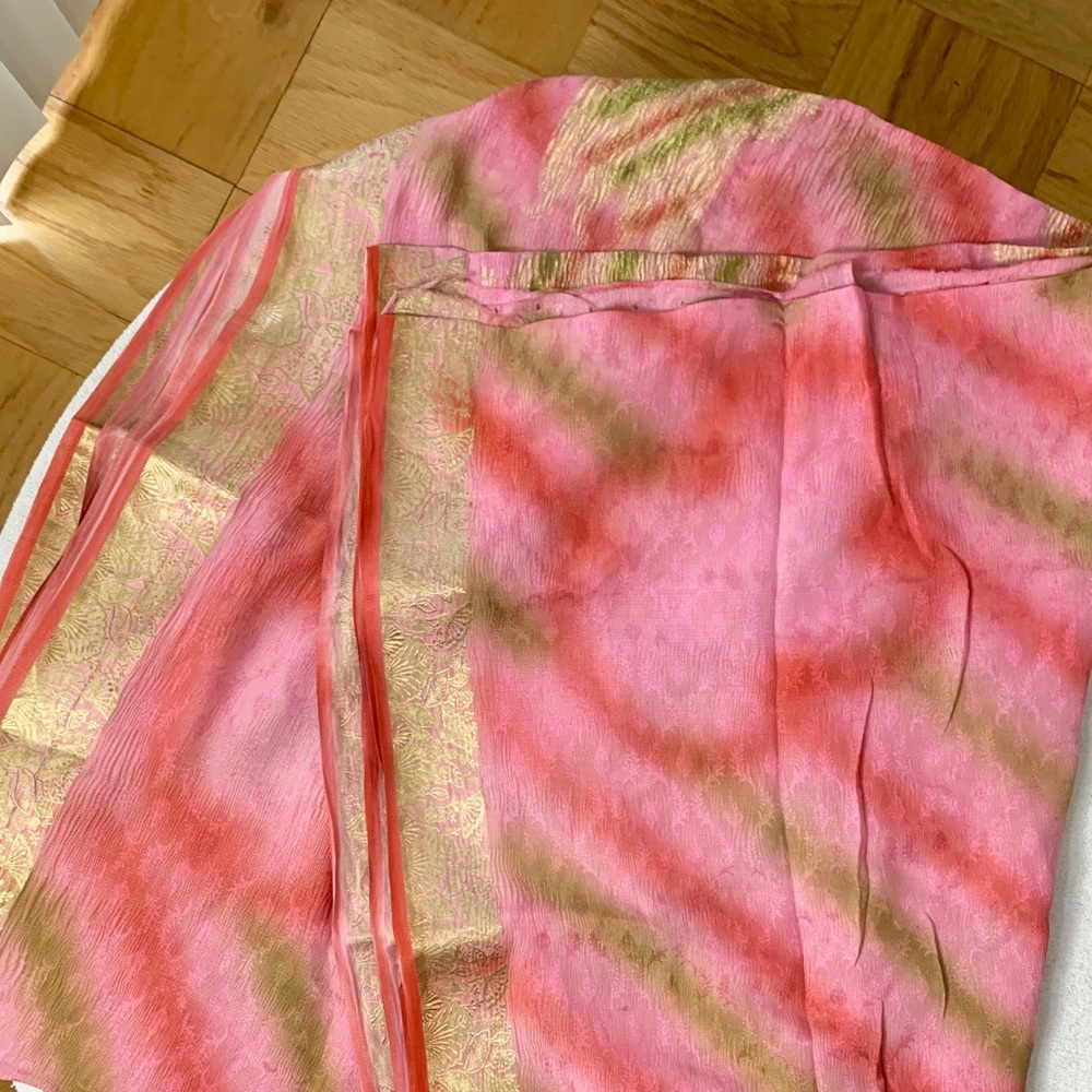 Indian Sari | Saree. Vintage. Pink & Green & Gold - Picture 2 of 2